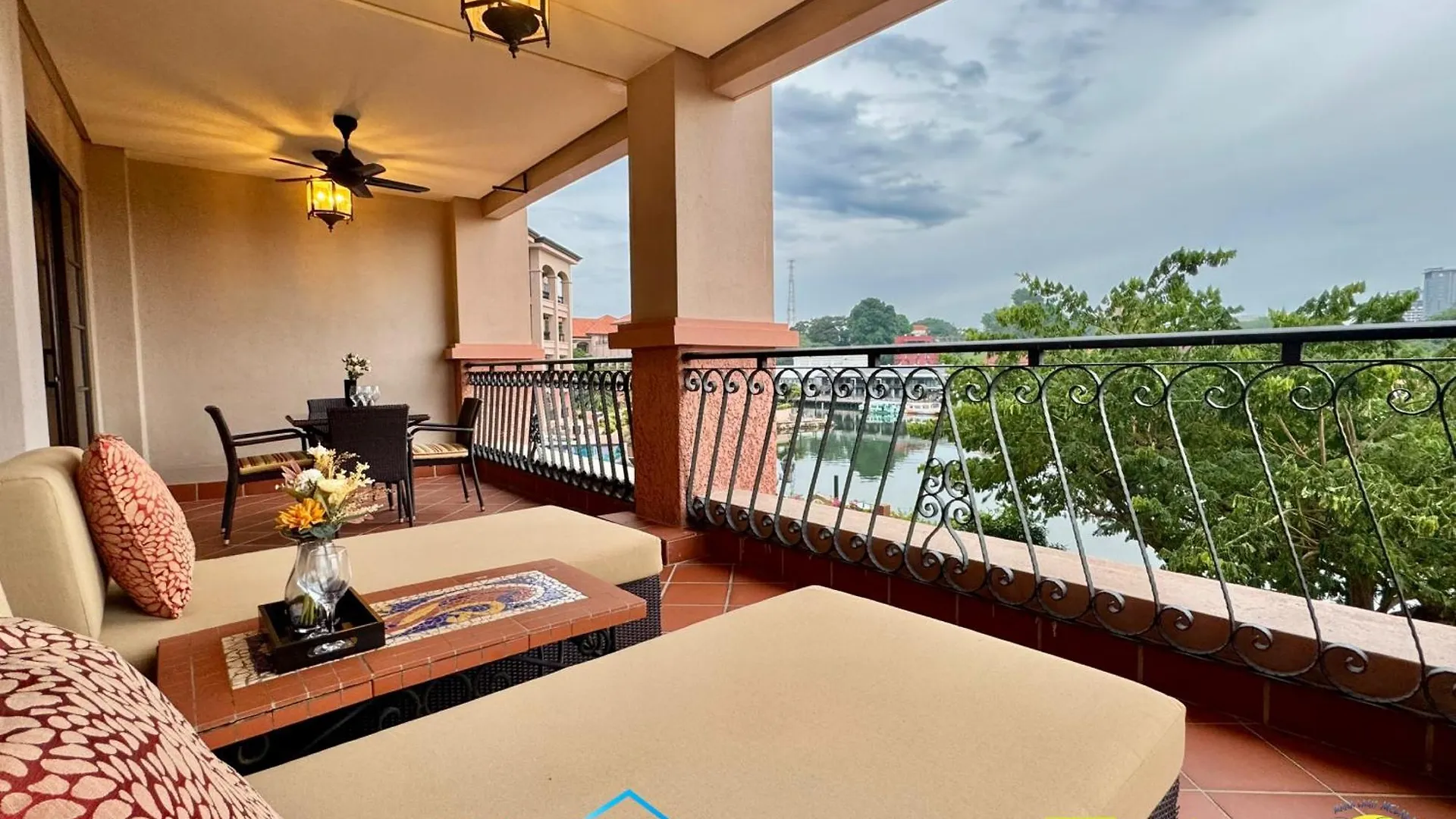 Casaderio Residences Deluxriversuite Walk5Minstojonkerst By Heystay Management Malacca Malaysia